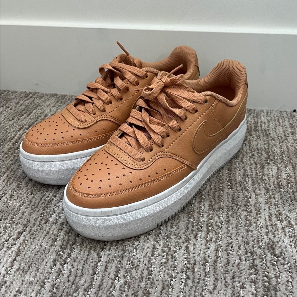Nike Alta